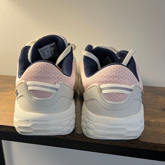 New Balance Women's Fresh Foam Cross Train Size 10.5 - Picture 2 of 7